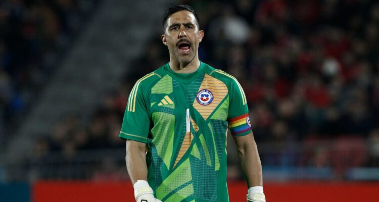 Claudio Bravo La Roja