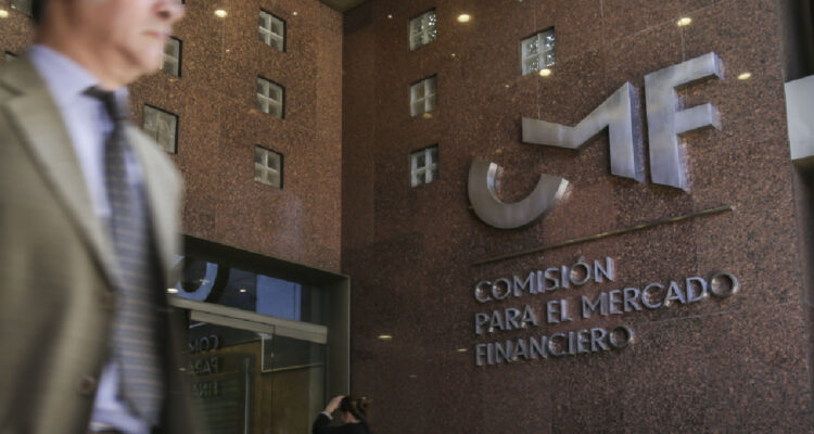 “Estricta reserva”: CMF presenta denuncia por divulgación de información en proceso contra LarrainVial
