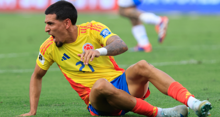 Uno menos para enfrentar a Chile: Colombia pierde defensa titular para duelos de Eliminatorias