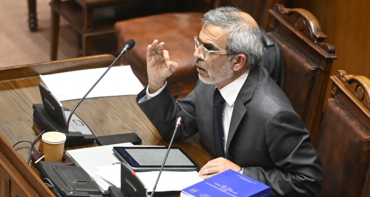 Cordero descarta conflicto de interés por “Der Ediciones” y se someterá “a lo que indique Contraloría”