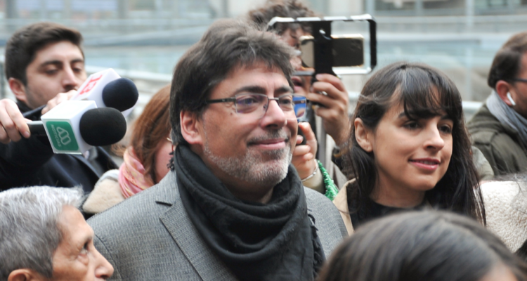 Daniel Jadue podrá votar en elecciones: Justicia acogió suspensión temporal de su arresto domiciliario