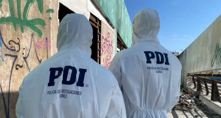 Detienen a 2 venezolanos por asesinar y quemar cuerpo de hombre en edificio abandonado en Antofagasta