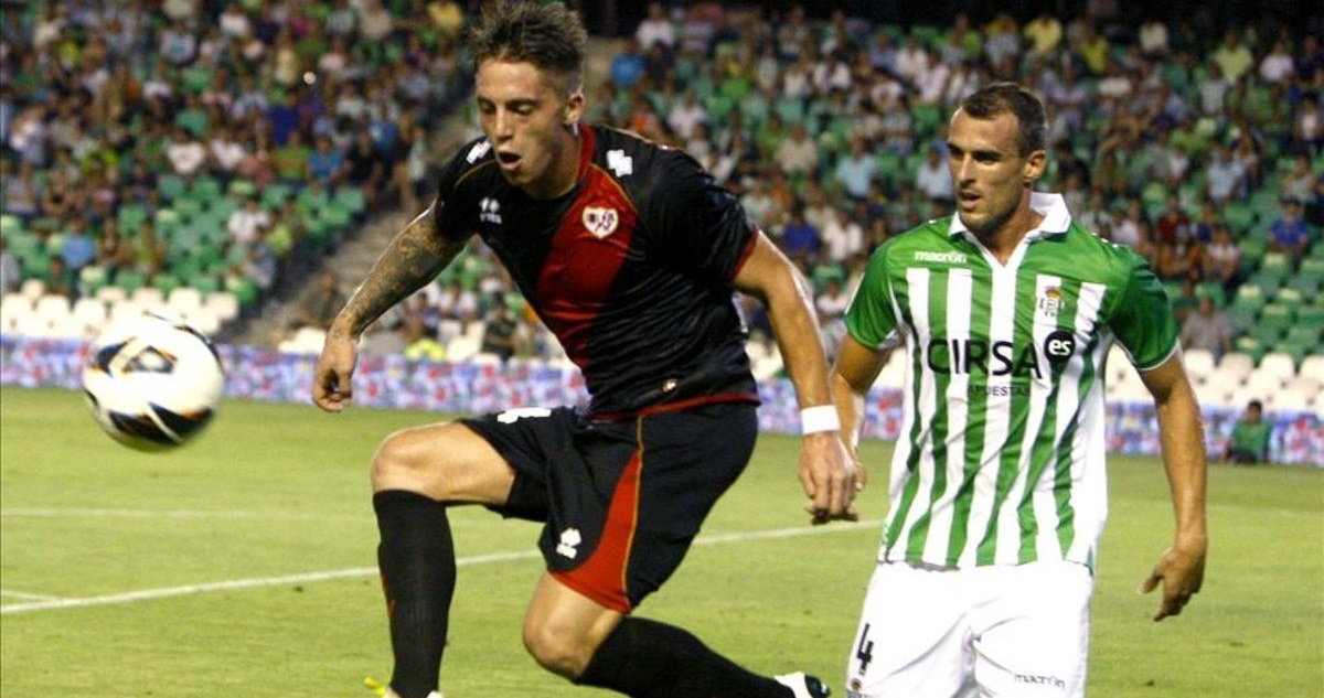 Nicki Bille (izquierda) jugando por Rayo Vallecano.