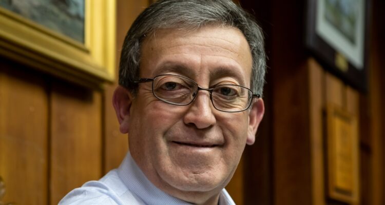 Detienen a exalcalde Gervoy Paredes