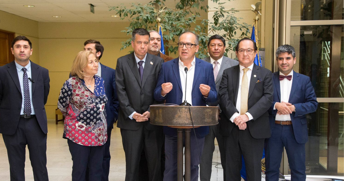 Garantizar acceso a médicos especialistas