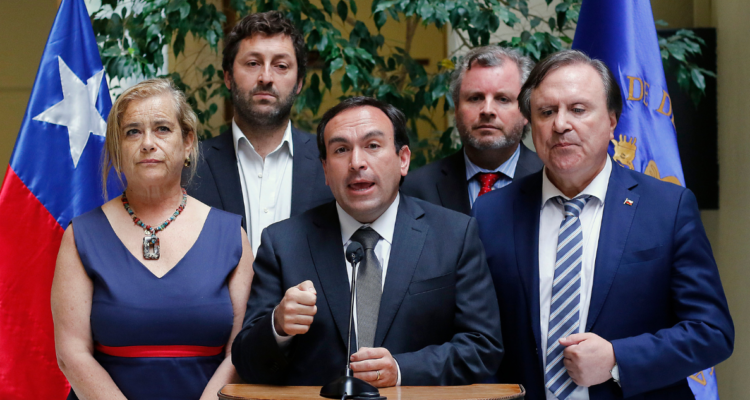 Diputados de la UDI exigen cambio de gabinete urgente: “Chile no resiste un años más a la deriva”