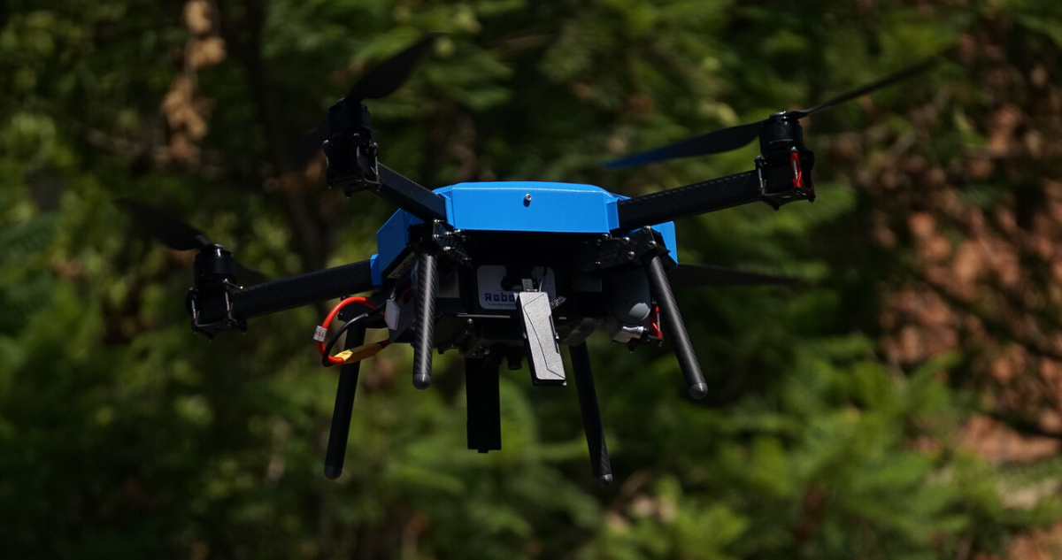 DGAC investigará caída de dron de canal de TV en el Estadio Nacional: camarógrafo no tendría permisos