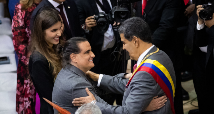 Maduro nombra como ministro a su 