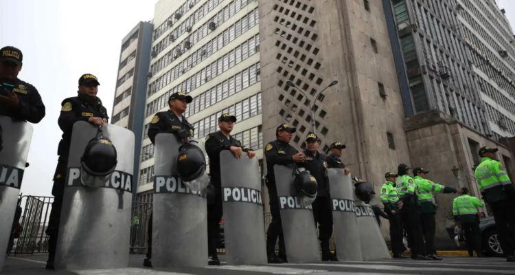 Polémica en Perú: Fiscal anticorrupción es suspendida por filtrar información