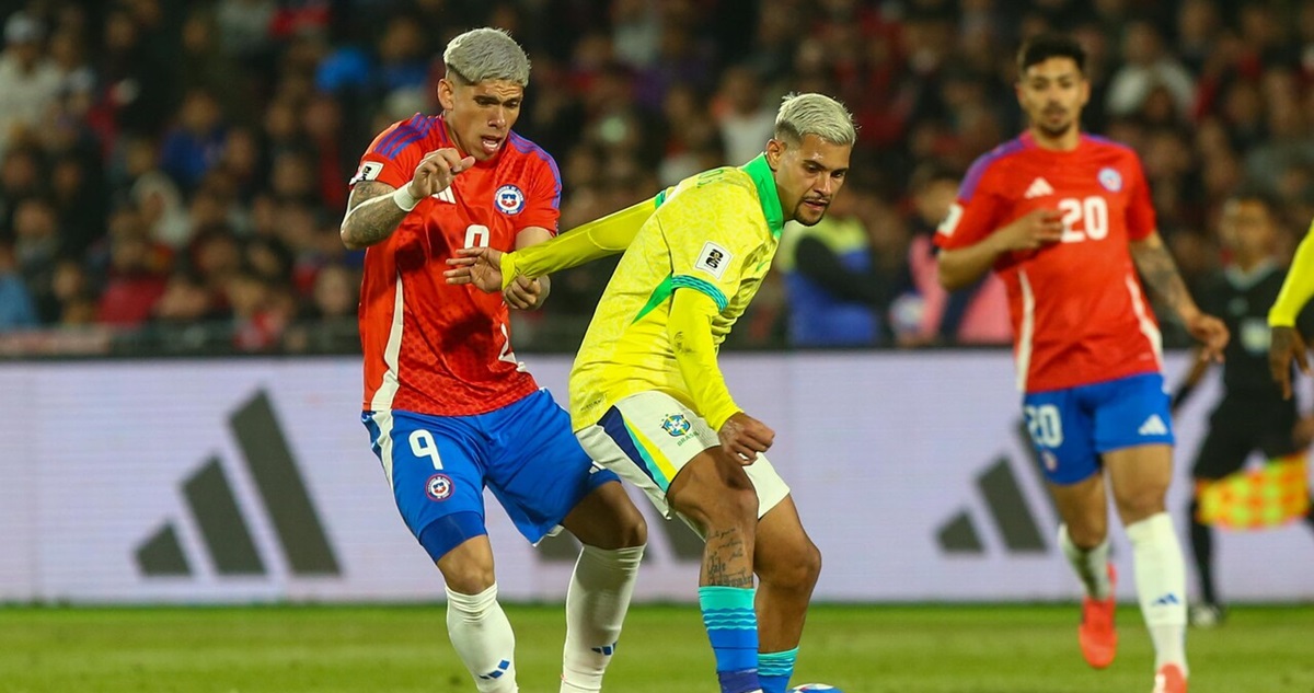 Carlos Palacios salió de La Roja por presiones de Colo Colo.
