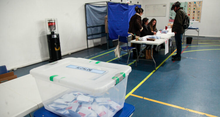 DT emite dictamen que clarifica normas para empresas y trabajadores por elecciones en dos días