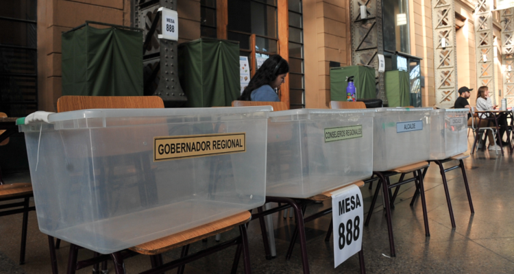 Elecciones Chile 2024: faltan menos de 10 mesas para completar la instalación total