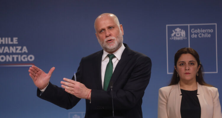 Ministro Elizalde confirma que se enteró del Caso Monsalve por la prensa