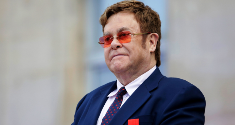 Elton John y sus problemas
