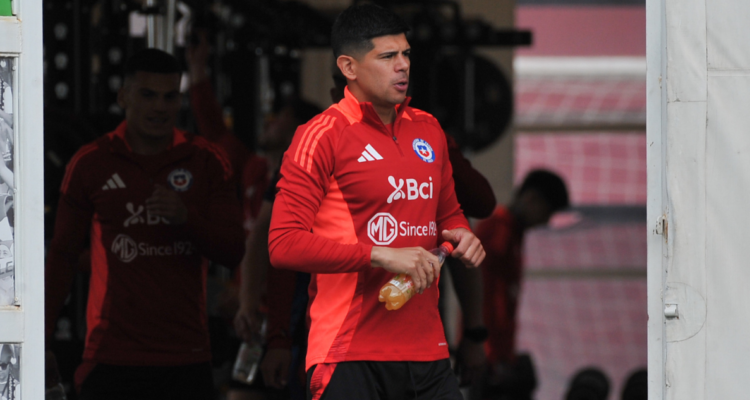 Esteban Pavez como titular: volante sería novedad de última hora en La Roja para duelo ante Brasil