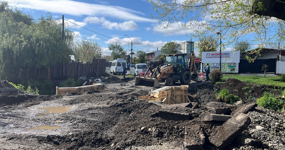 Trabajos en el estero Maipo de Los Ángeles