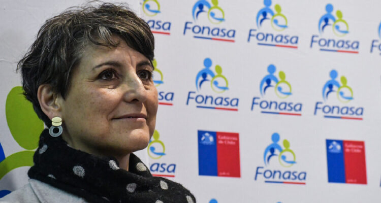 Por paro de funcionarios de Fonasa: CUT sostiene que la Ministra de Salud “debe evaluar” su renuncia