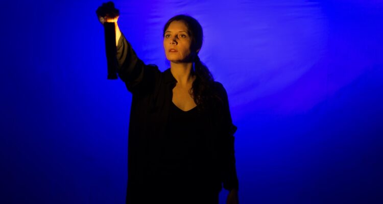 Así como duele también baila