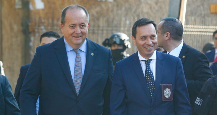 Director de la PDI, Eduardo Cerna, llamó telefónicamente a Fiscal Nacional previo a reunirse con Tohá