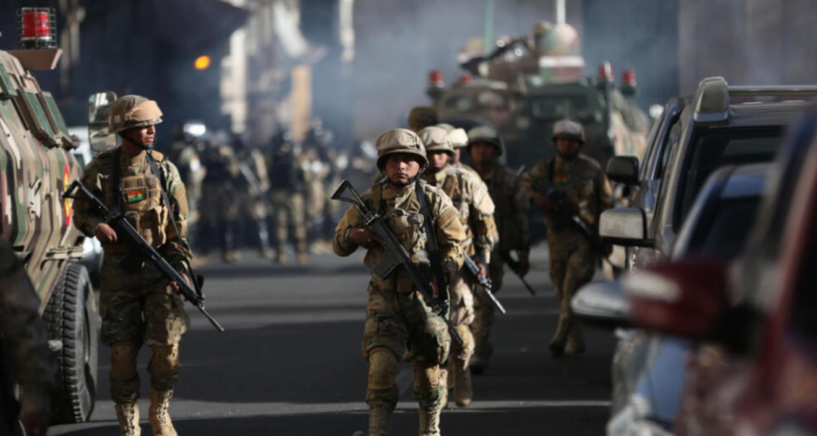 Presidente Arce anuncia militarización de las fronteras de Bolivia para frenar contrabando inverso