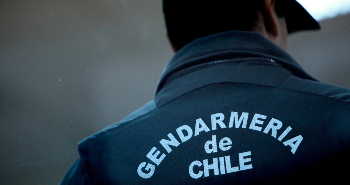 Gendarmería impide fuga de interno que burló controles y llegó hasta el techo de la cárcel en Curicó
