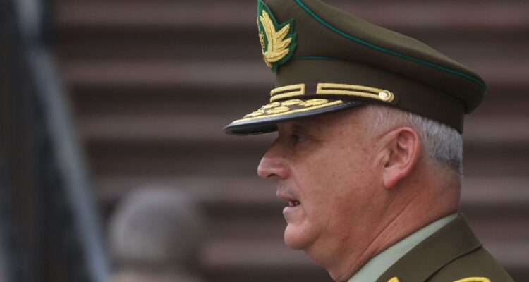 “No me corresponde”: Araya evita referirse a formalización de exgenerales de Carabineros