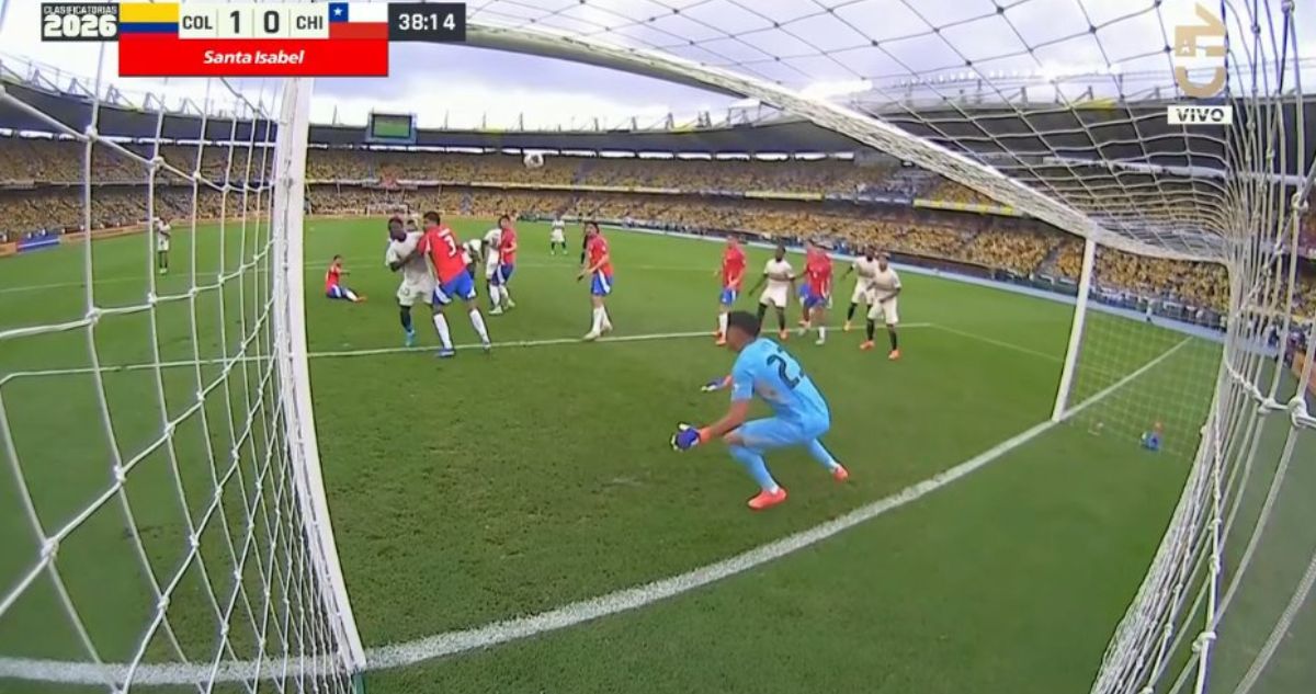 Davinson Sánchez adelantó a Colombia ante La Roja: así fue su gol