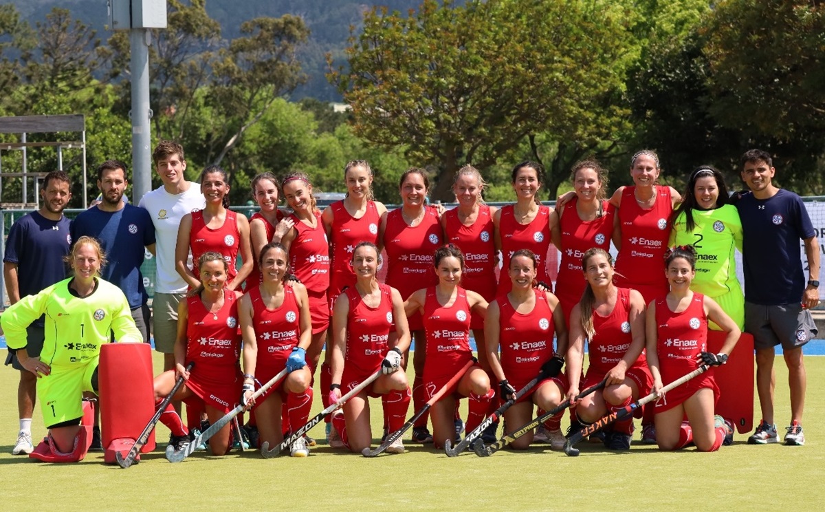 La selección chilena femenina +40 de hockey césped