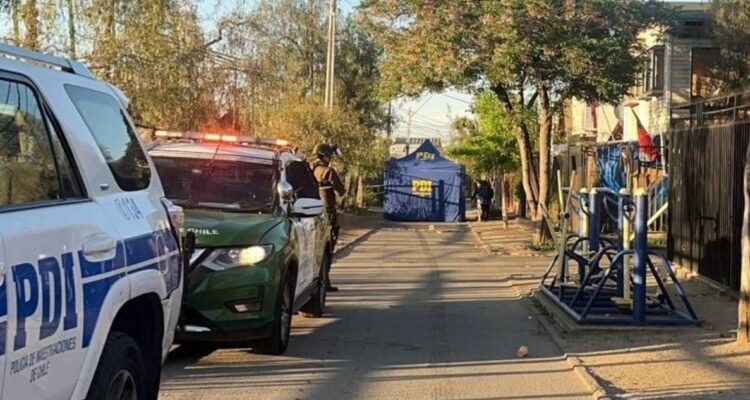 Hombre es asesinado en San Bernardo: portaba llaves de un auto donde se encontró a un hombre herido