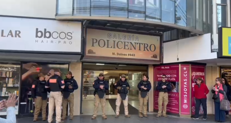 Mujer muere tras caer desde el cuarto piso de Policentro Caracol de Temuco