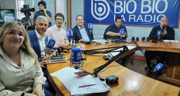 Tensión entre candidatos de derecha marca debate a gobernador de Valparaíso