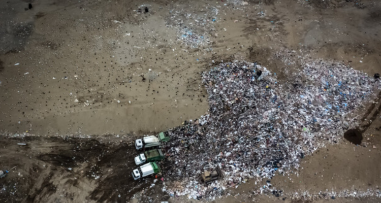 SMA multa con $111 millones a municipio de Castro por deficiencias en operación de su vertedero