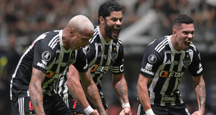 Hulk y compañía aplastan a River para poner un pie en la final de Copa Libertadores.