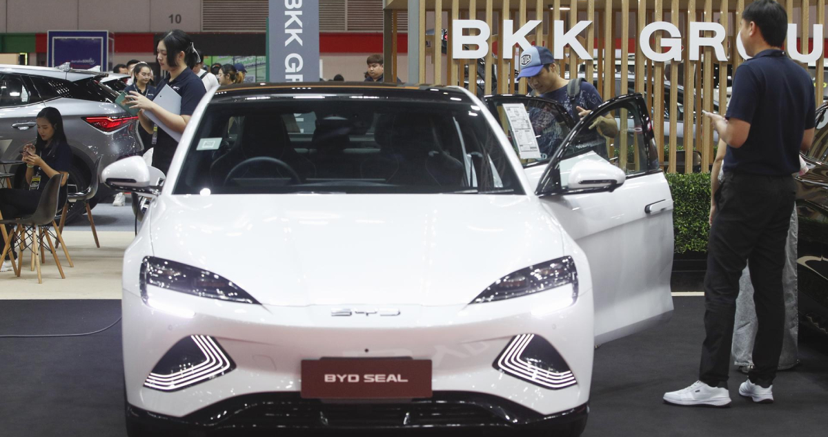 China arremete contra Canadá y presenta una demanda por los impuestos a vehículos eléctricos