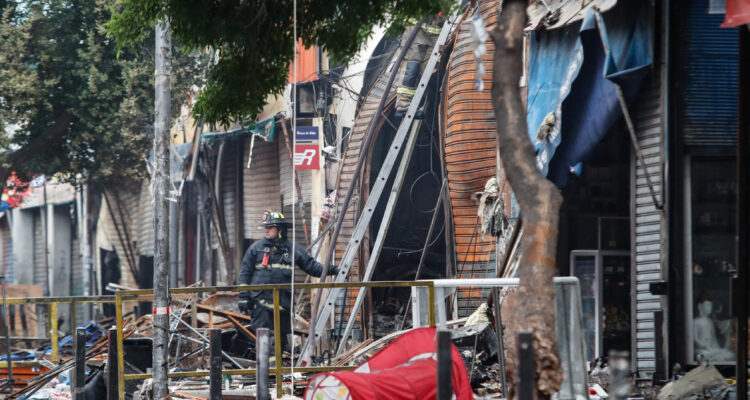 Plan de contingencia y locales alternativos: delegado Durán evalúa acciones tras incendio en Meiggs