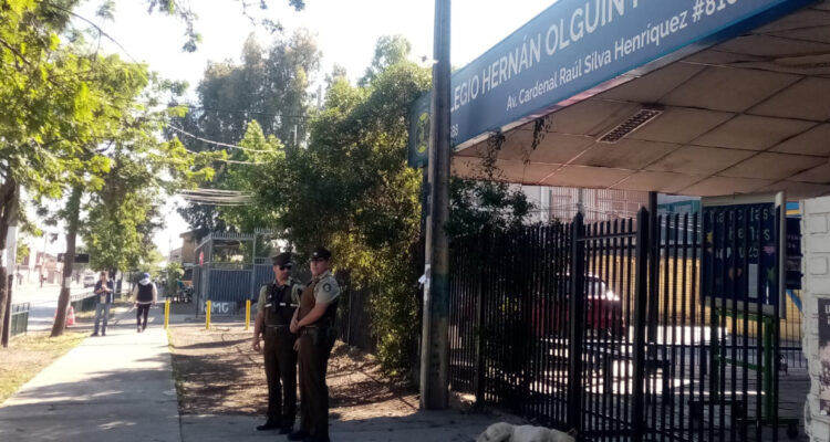 Hombre queda en riesgo vital tras cortarse el cuello afuera de local de votación en Lo Espejo