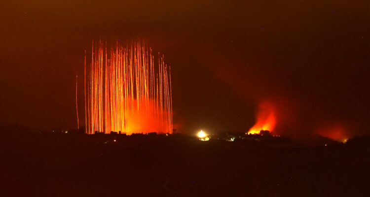 Irán amenaza a Israel de desencadenar “ataques demoledores” si responde a su ofensiva