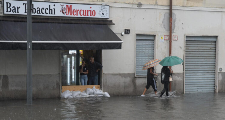 Fuerte temporal deja ríos desbordados, evacuados e inundaciones en el norte de Italia