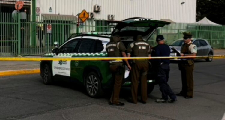 Delincuentes huyen con $96 millones robados a un italiano en una vulcanización de Santiago