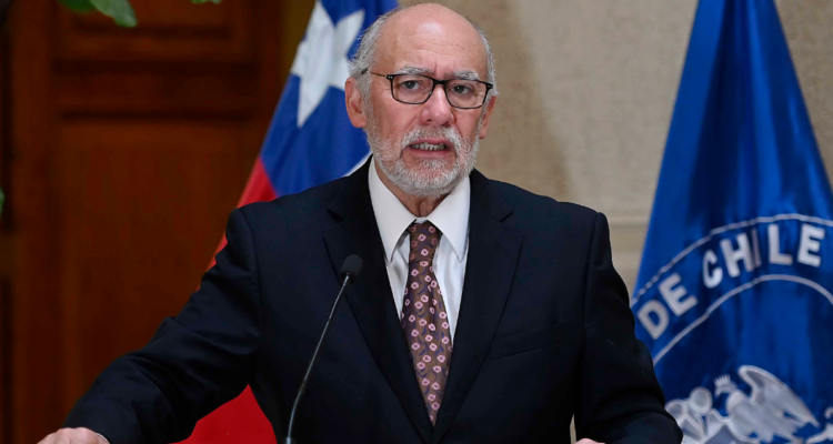 Senador Iván Flores por idea de juventudes DC de impulsarlo como carta presidencial