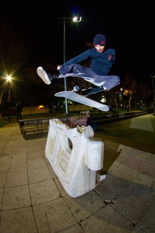 Jorge Salgado, el 'Duende' del skate penquista que cumple 20 años en una tabla