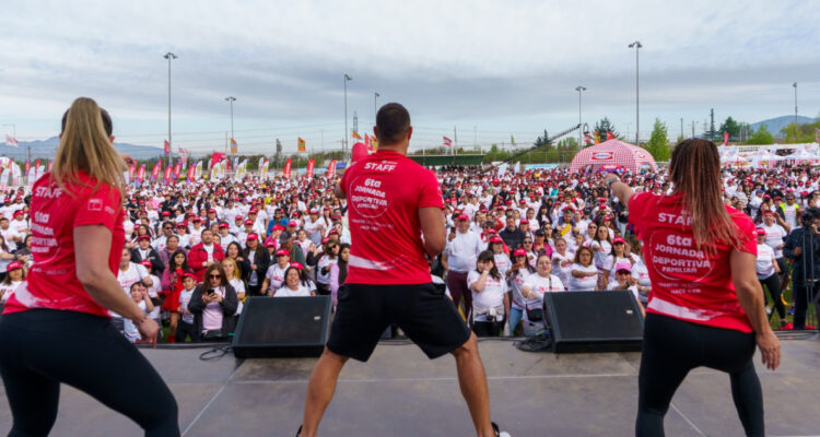 Más de 3.000 personas participan de Jornada Deportiva Familiar Carozzi en San Bernardo