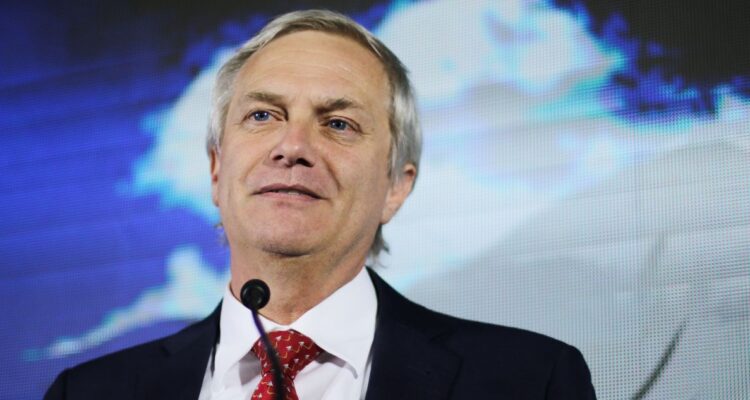Kast por caso Cubillos: “Tengo la impresión que es un sueldo para algo más que para hacer clases”