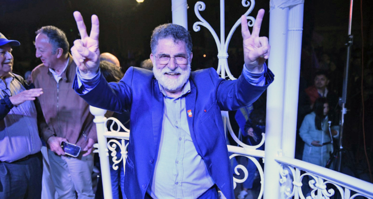 Luis Cuvertino reelecto como gobernador de Los Ríos