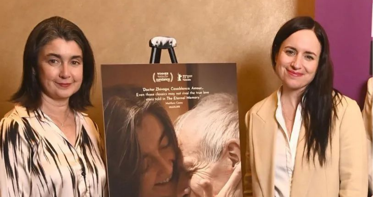 Paulina Urrutia junto a Maite Alberdi en promoción de “La memoria infinita”