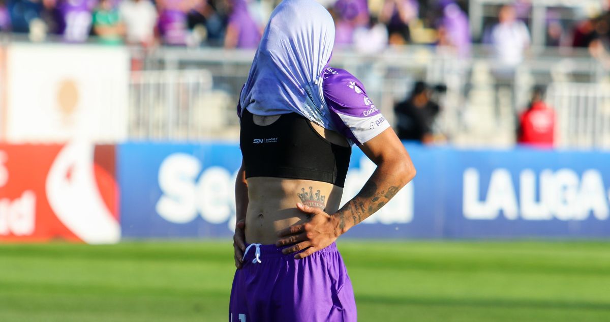 La “maldición” de la copa: jugador de Concepción tocó trofeo antes de tiempo y perdieron Liga 2D
