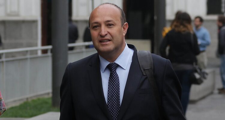 Manuel Guerra renuncia a Defensoría de la Gente de La Florida tras indagación penal