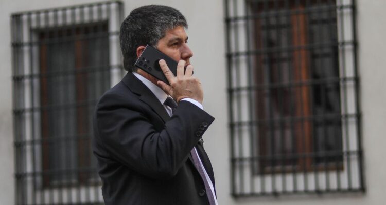 Defensa de Monsalve pide que juez se inhabilite en medio de discusión por celulares de exsubsecretario
