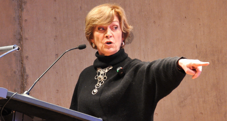 Matthei fustiga al Gobierno por Caso Monsalve El encargado de seguridad estaba tomando pisco sour