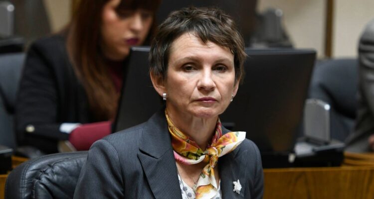 Carrera contra el tiempo: Esta semana se podría votar AC contra ministra Tohá